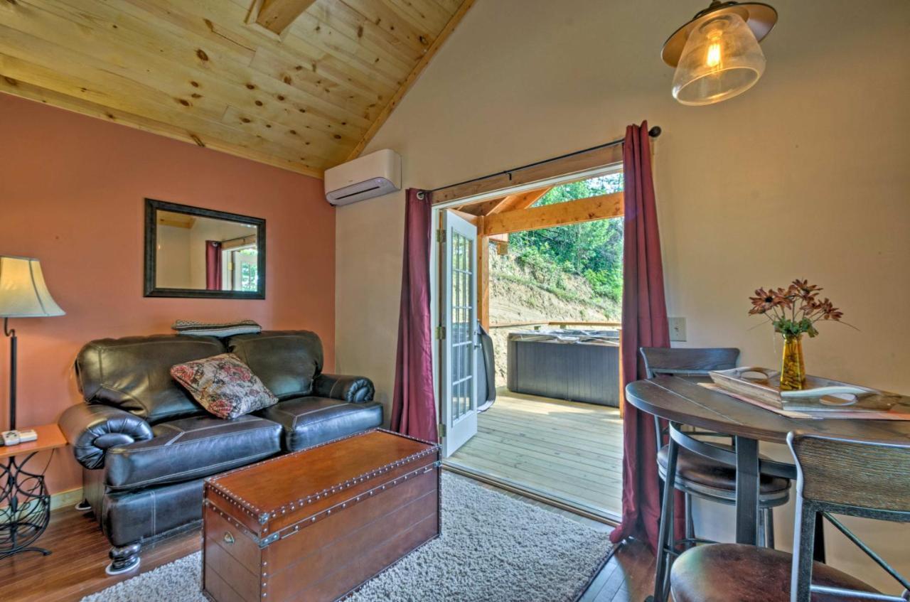Bryson City Studio With Hot Tub - Near Nantahala! ภายนอก รูปภาพ