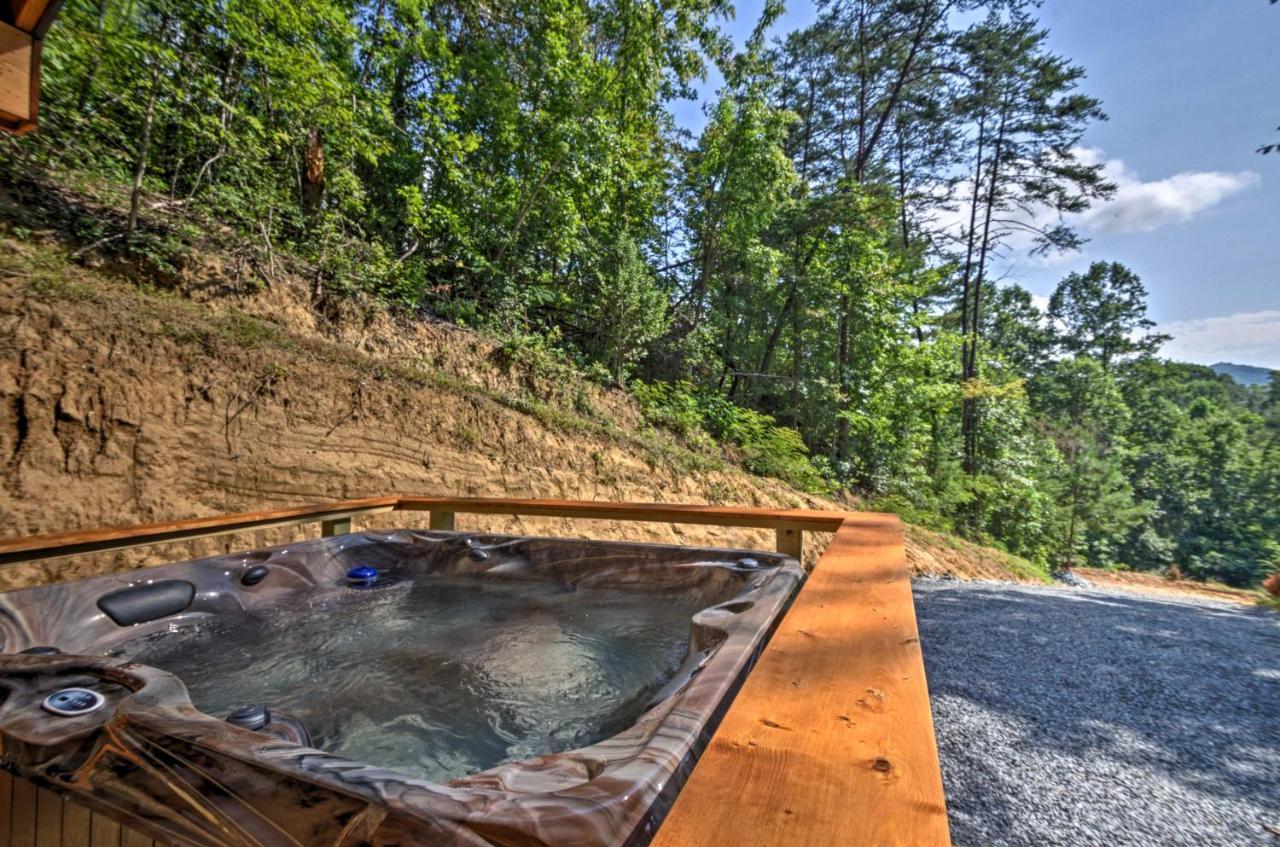 Bryson City Studio With Hot Tub - Near Nantahala! ภายนอก รูปภาพ