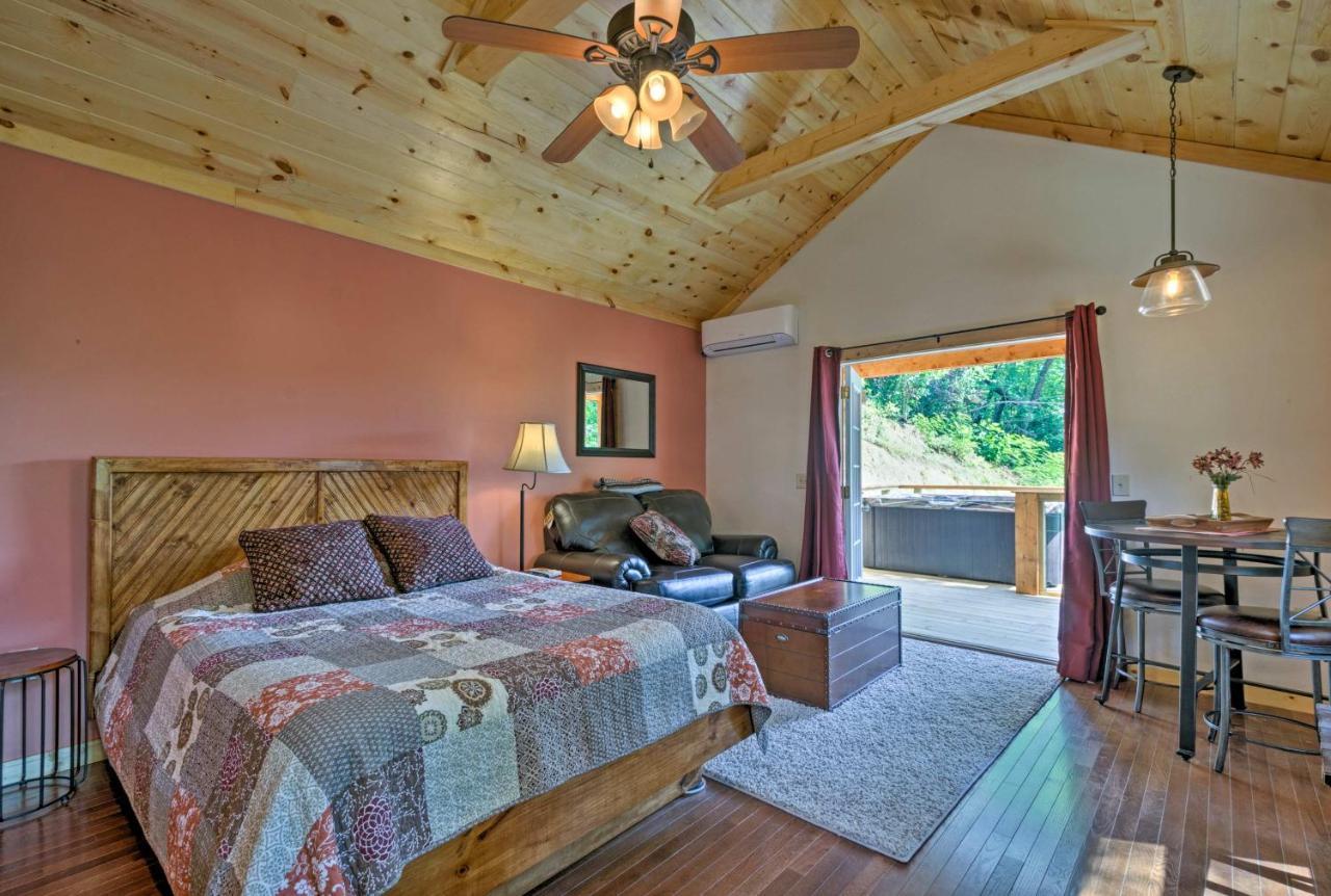 Bryson City Studio With Hot Tub - Near Nantahala! ภายนอก รูปภาพ